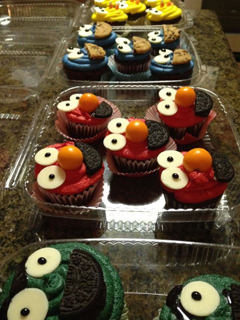 sesame street cupcakes colored sugar